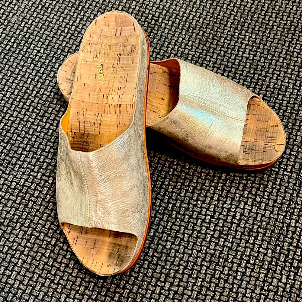 Gold Kork-Ease Tutsi Sandals, SZ 11